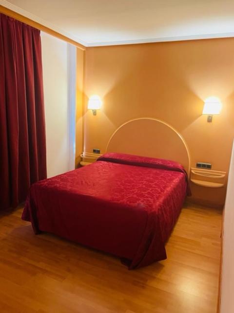 Hotel Villapaloma La Virgen del Camino Kültér fotó