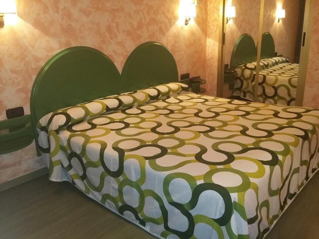 Hotel Villapaloma La Virgen del Camino Szoba fotó
