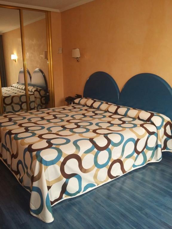 Hotel Villapaloma La Virgen del Camino Szoba fotó