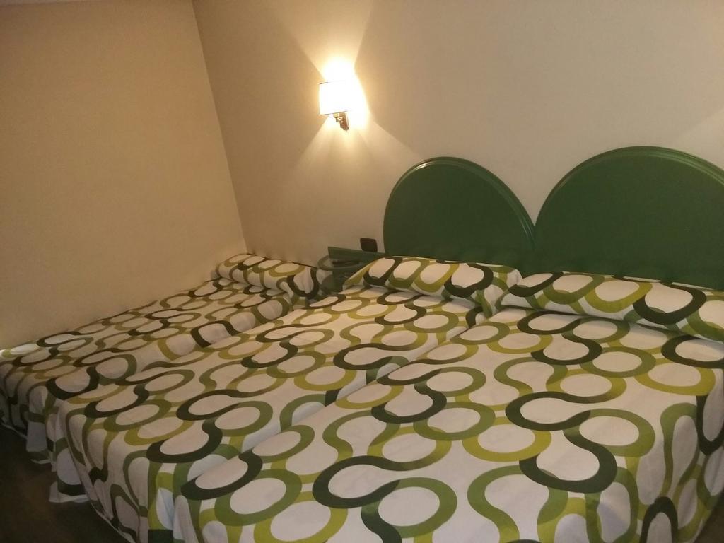 Hotel Villapaloma La Virgen del Camino Szoba fotó