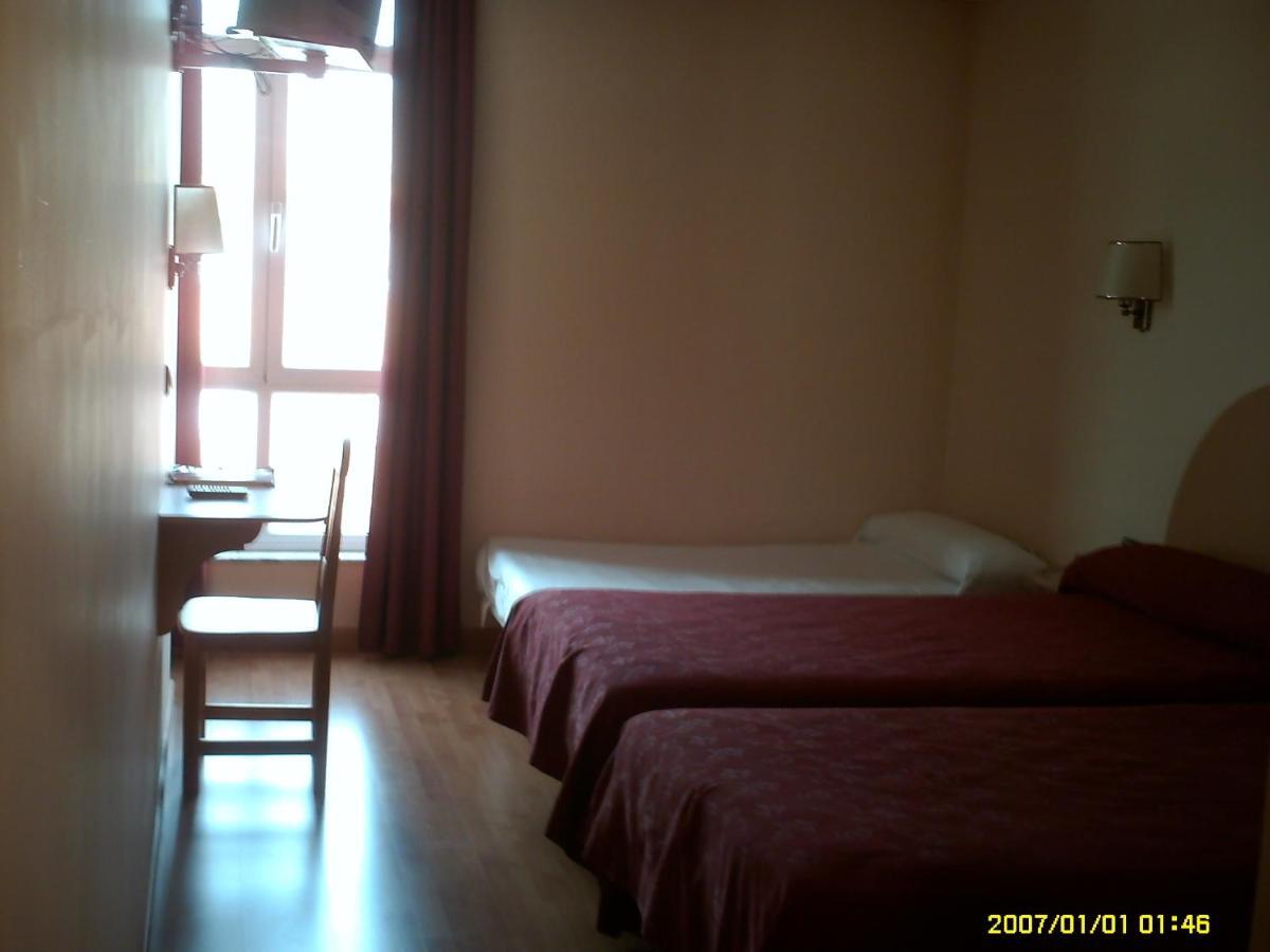Hotel Villapaloma La Virgen del Camino Szoba fotó